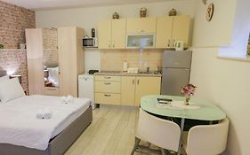 Bliss Apartments With Free Parking